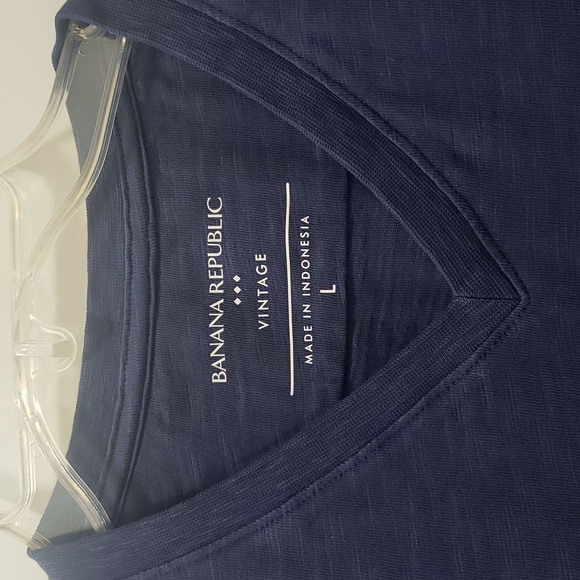 NWT Mens Casual Banana Republic Mediumweight Comfortable 100% Cotton V-neck Tee - Picture 2 of 7